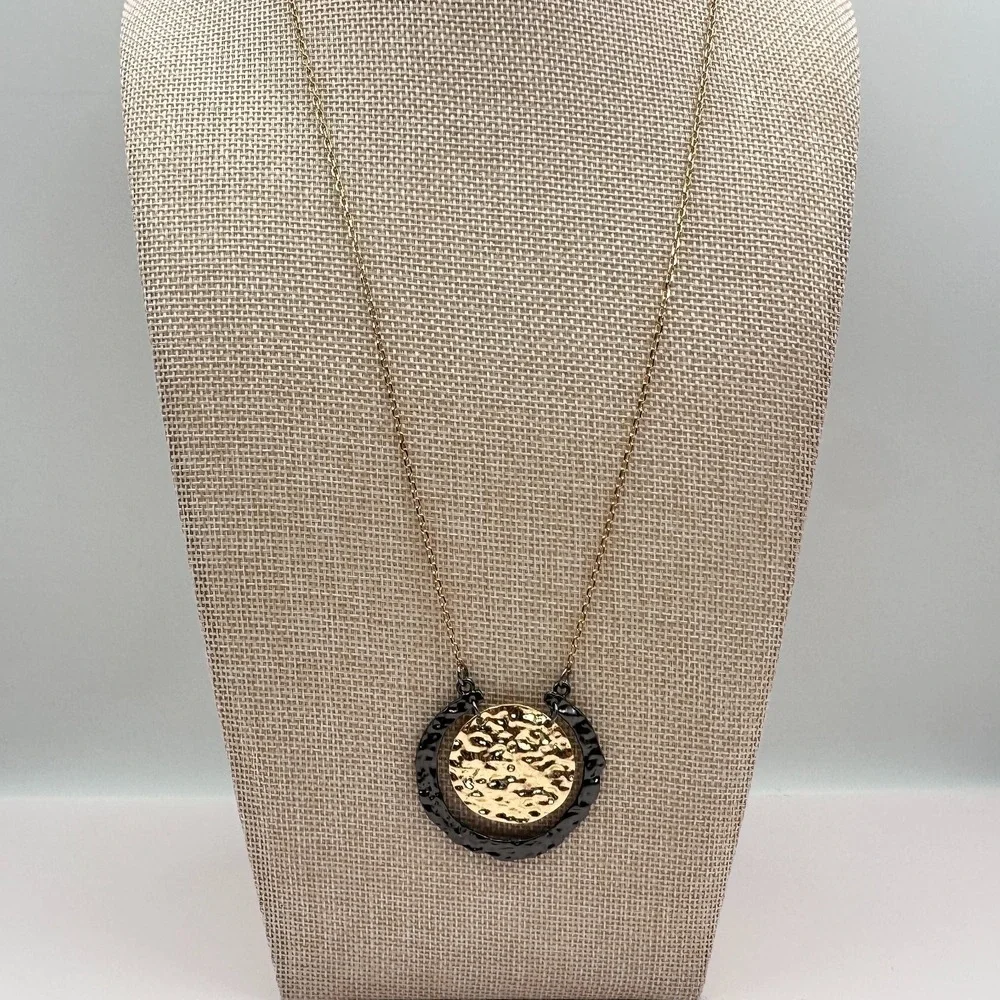 Vintage 90s Hammered Double Circle Pendant Necklace Women's Classic Jewelry